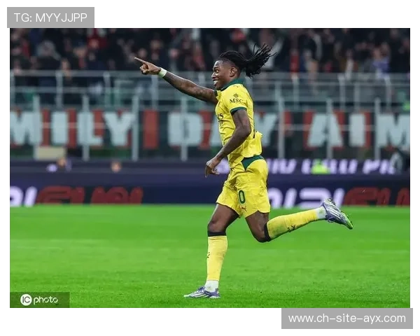 AC米兰反击制造人数优势，莱奥助攻队友吃饼成功