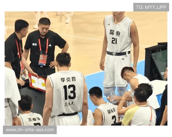 CBA年轻内线在对抗赛中表现成熟，成长速度加快